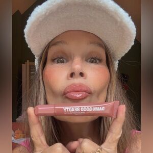 VARIETY OF DAMN GOOD BEAUTY ON LIVE 🫦